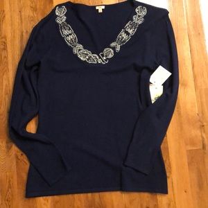 Long sleeved knit top. Reba.